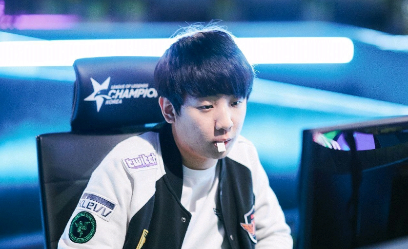 选择正被悄 选择正被悄